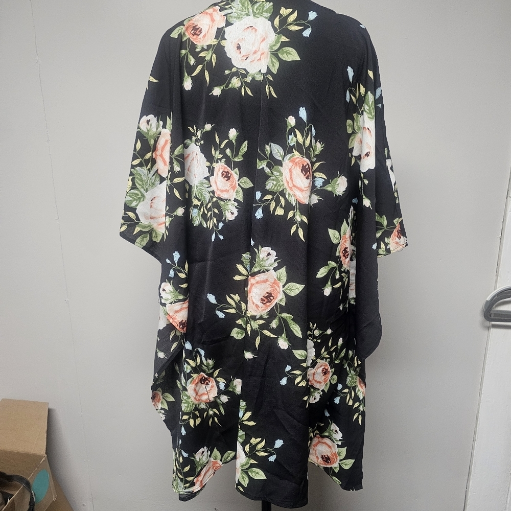 Amaryllis Rose Print Floral Kimono Poncho Swim Coverup Boho Beach Vaction - Picture 3 of 6